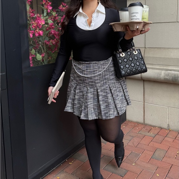 Fashion Nova Dresses & Skirts - Fashion Nova Black and White Tweed Skirt with Chain Accent